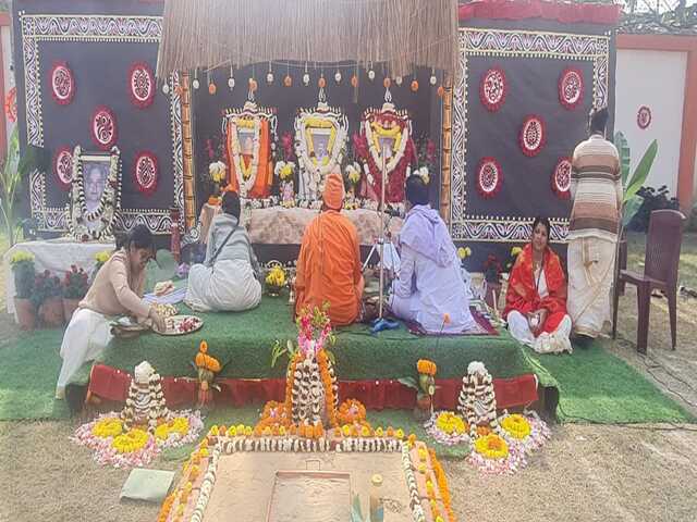 Devotional ceremony at VMS Baruipur