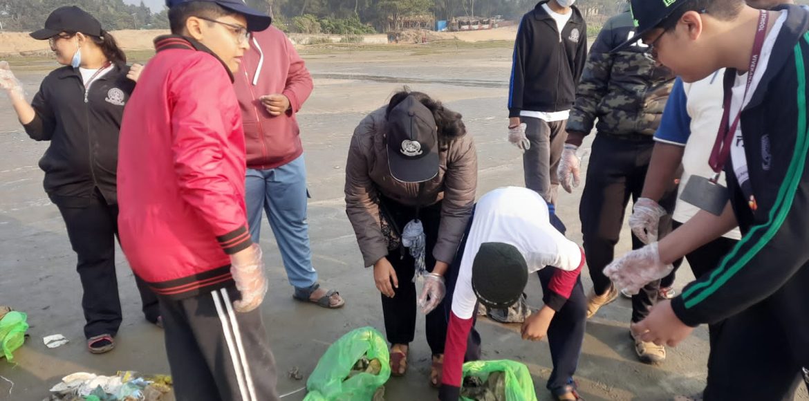 BEACH CLEANING ACTIVITY